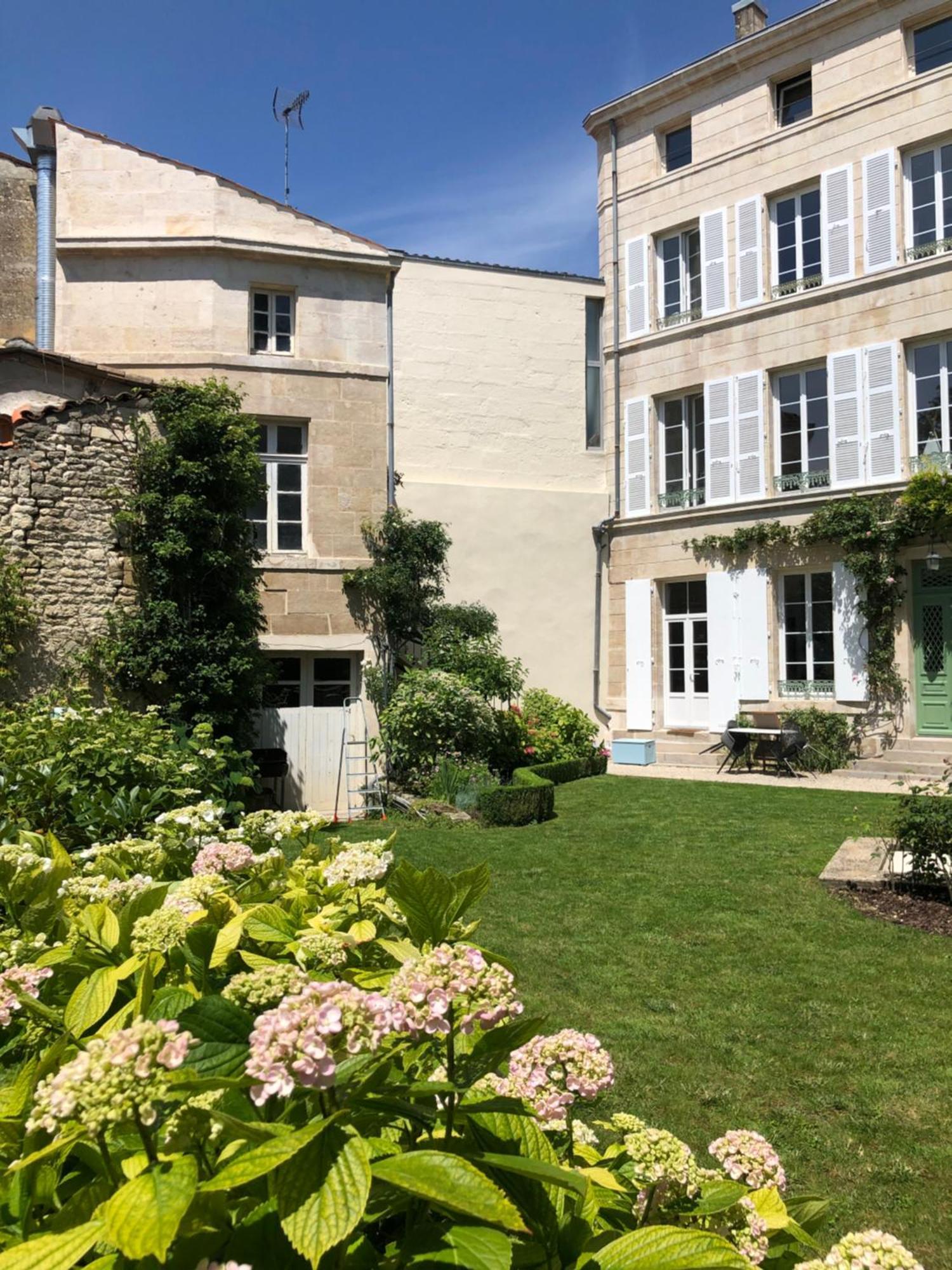 L'Hotel Particulier Du 12 Niort Exteriér fotografie